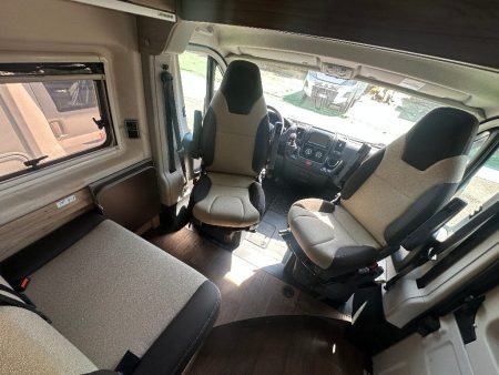 HYMER-ERIBA AYERS ROCK