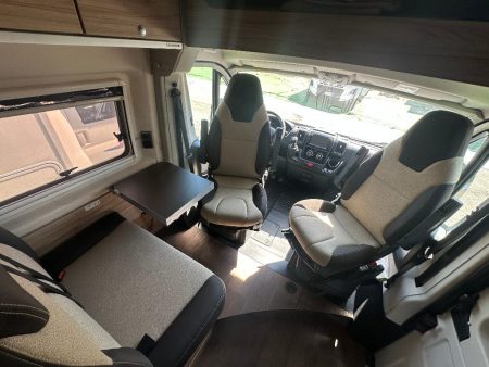 HYMER-ERIBA AYERS ROCK