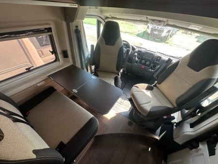 HYMER-ERIBA AYERS ROCK