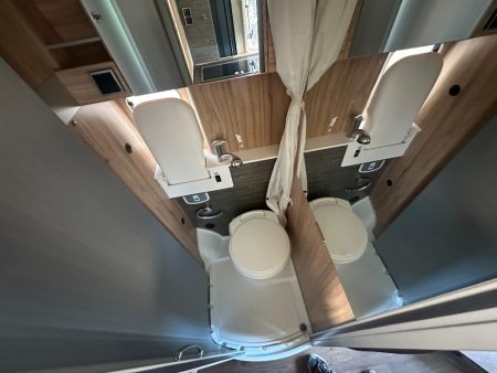 HYMER-ERIBA AYERS ROCK