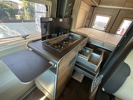 HYMER-ERIBA AYERS ROCK